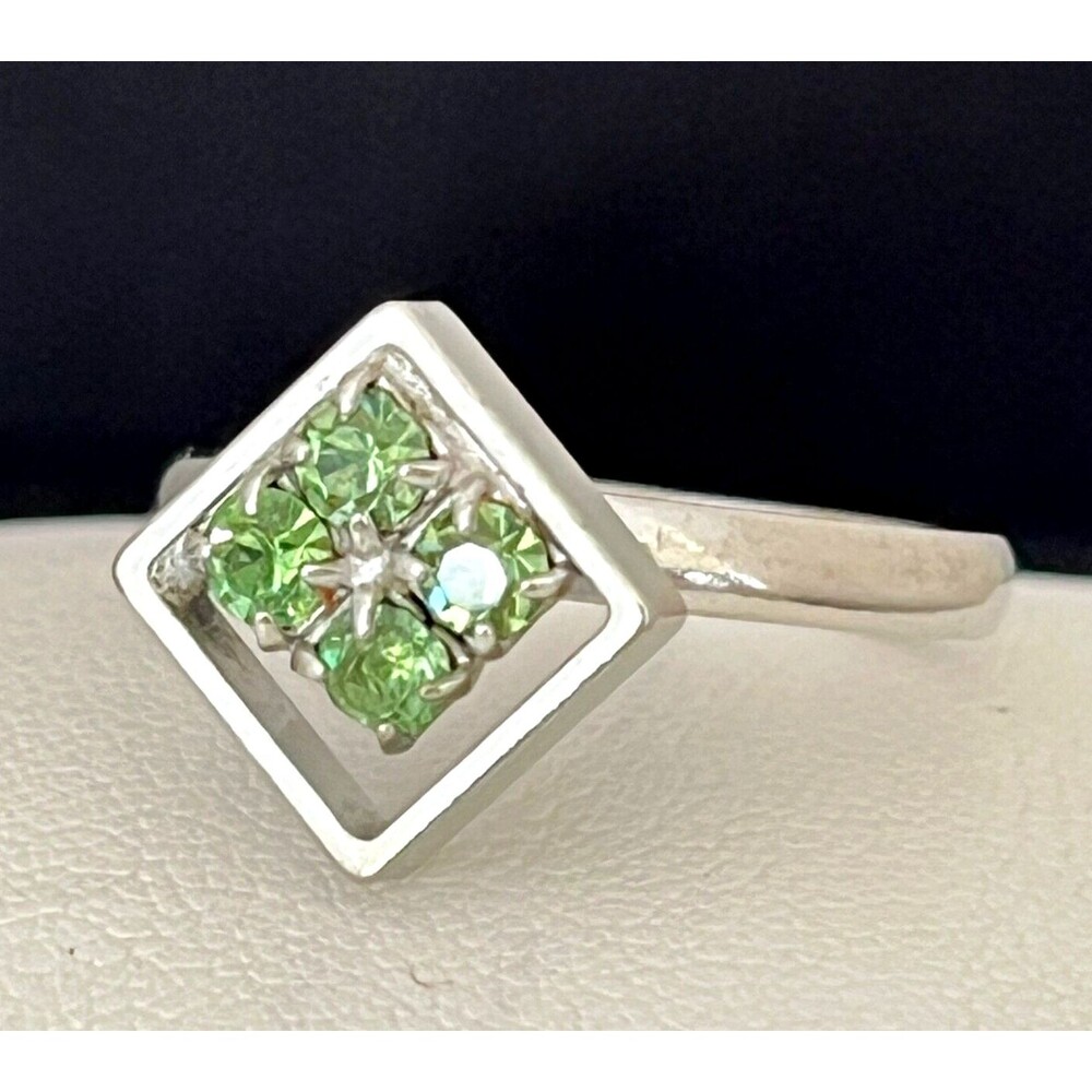 Vintage 1960s Mid Century Modern Cocktail Ring Green Rhinestone Silver Tone - 4I